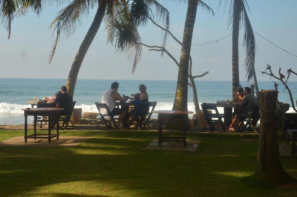 Time N Tide Beach Resort 히카두와 외부 사진